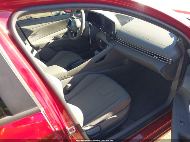 KMHLM4AG5MU212763 Hyundai ELANTRA SEL