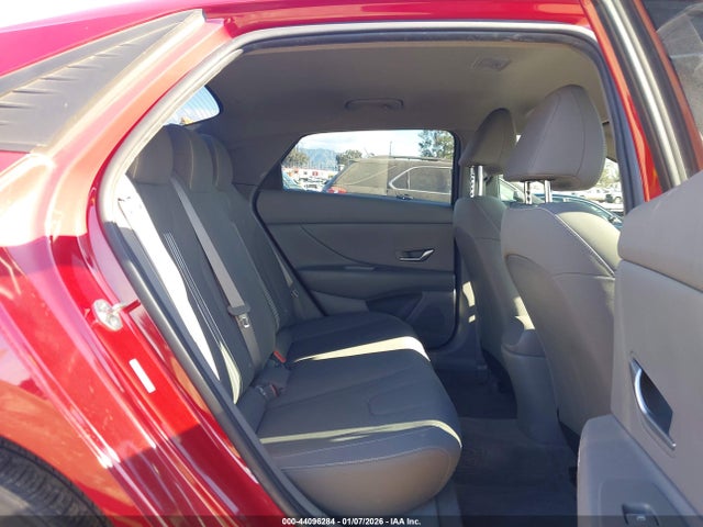 KMHLM4AG5MU212763 Hyundai ELANTRA SEL