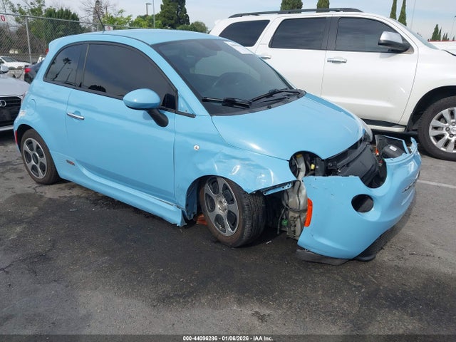 2015 FIAT 500E 3C3CFFGE0FT555501 Photo 0