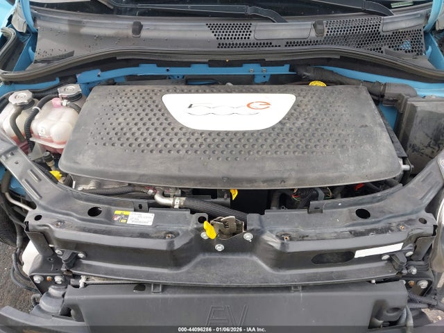 2015 FIAT 500E 3C3CFFGE0FT555501 Photo 9