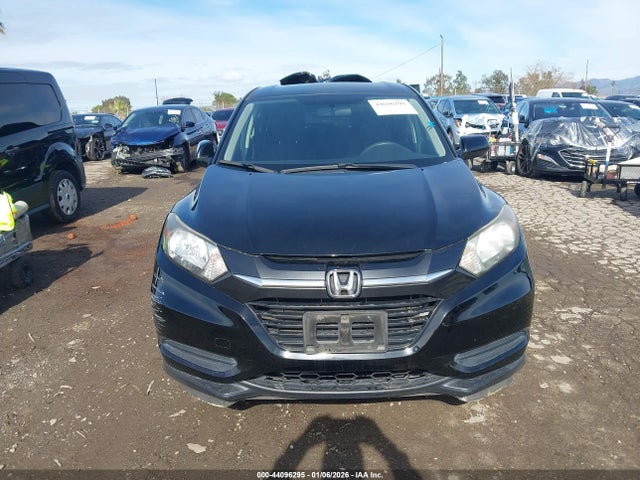 3CZRU5H38JM717889 Honda HR-V LX