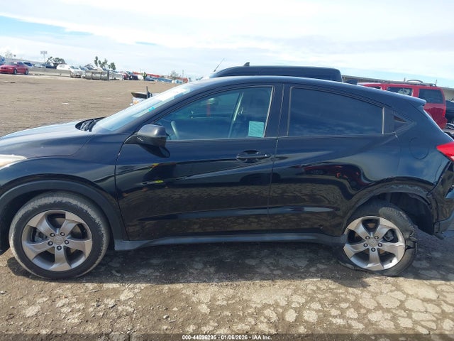 3CZRU5H38JM717889 Honda HR-V LX