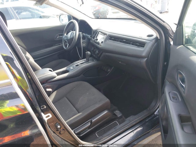 3CZRU5H38JM717889 Honda HR-V LX