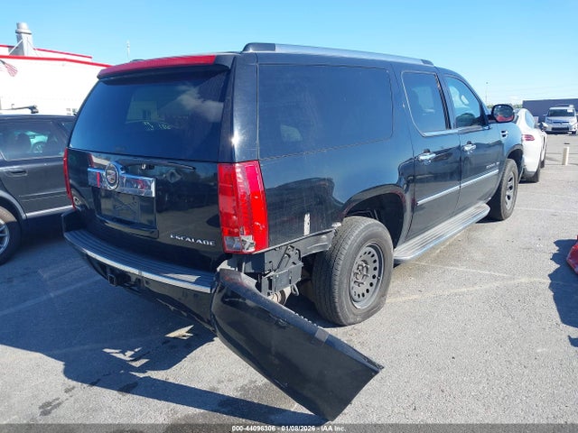 2011 CADILLAC ESCALADE ESV 1GYS3HEF2BR217425 Photo 3