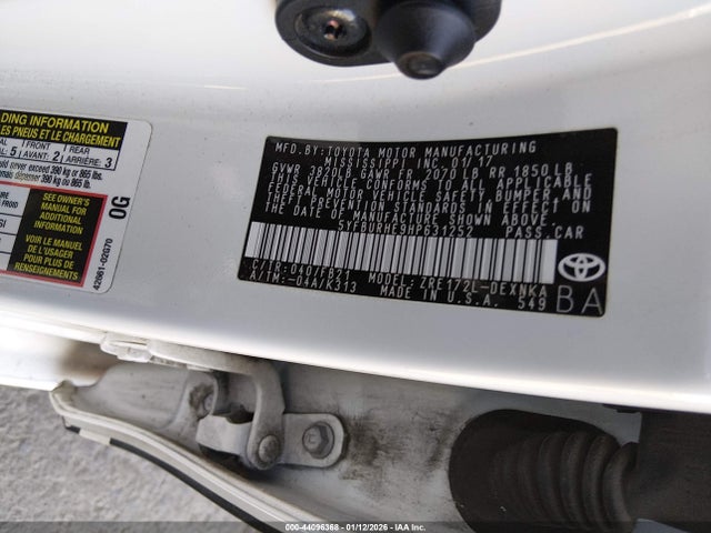 5YFBURHE9HP631252 Toyota COROLLA LE