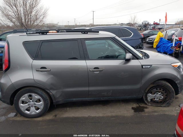 KIA Soul 2015 KNDJN2A2XF7230811 Image 13