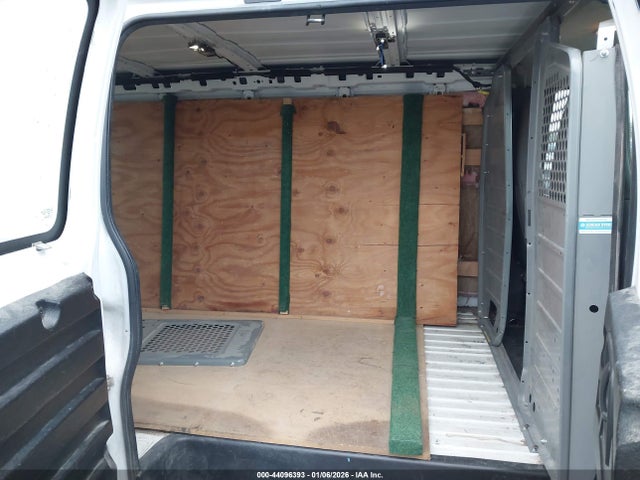 GMC Savana 2500 Work Van 2016 1GTW7AFF2G1903696 Image 8