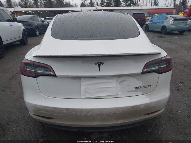 Продаж на аукціоні авто 2022 Tesla Model 3 Performance Dual Motor All-wheel Drive, vin: 5YJ3E1EC9NF315945, номер лоту: 44096409