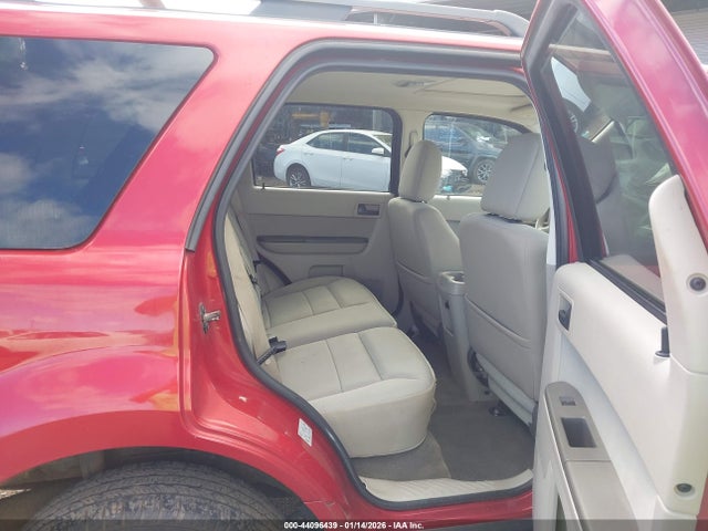44096439 :رقم المزاد ، 1FMCU0DG7AKD45858 vin ، 2010 Ford Escape Xlt مزاد بيع