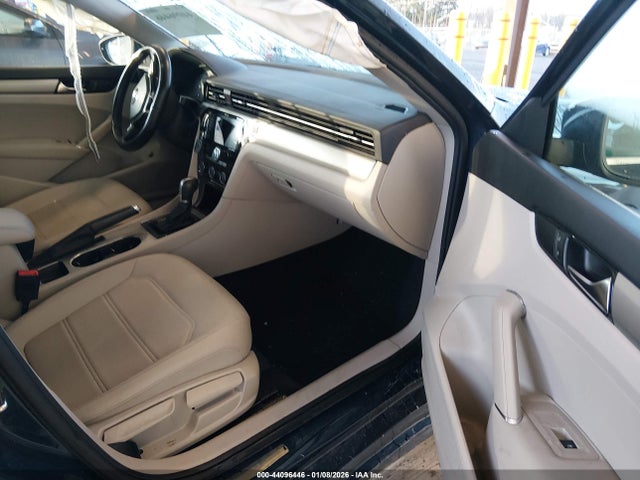 1VWWA7A32LC009484 Volkswagen Passat 2.0t Se