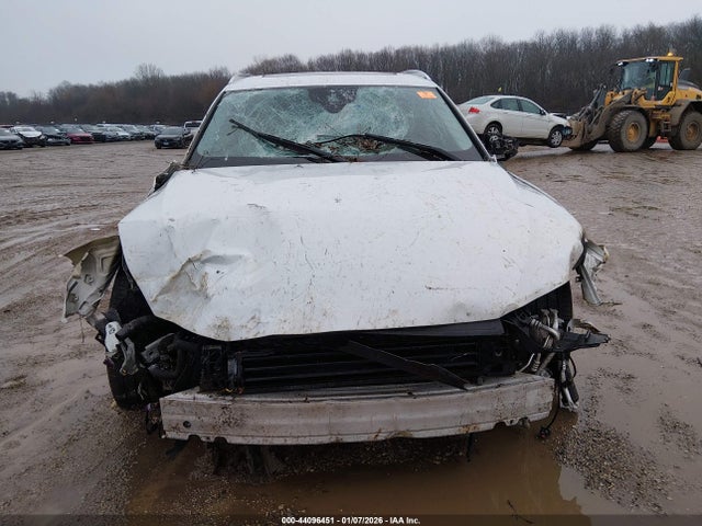 Продаж на аукціоні авто 2019 Audi E-tron Premium Plus, vin: WA1VABGE3KB022897, номер лоту: 44096451