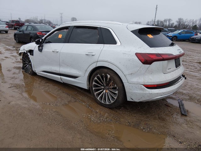 2019 AUDI E-TRON WA1VABGE3KB022897 Photo 2