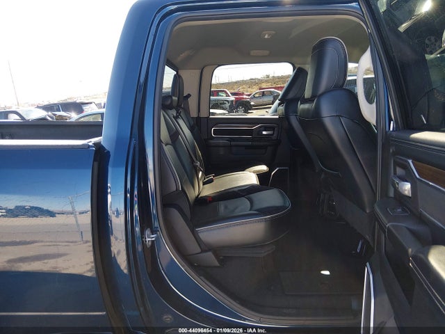 3C6UR5FLXPG523190 RAM 2500 Laramie 4x4 6&#039;4 Box