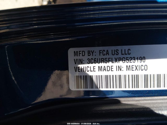 3C6UR5FLXPG523190 RAM 2500 Laramie 4x4 6&#039;4 Box