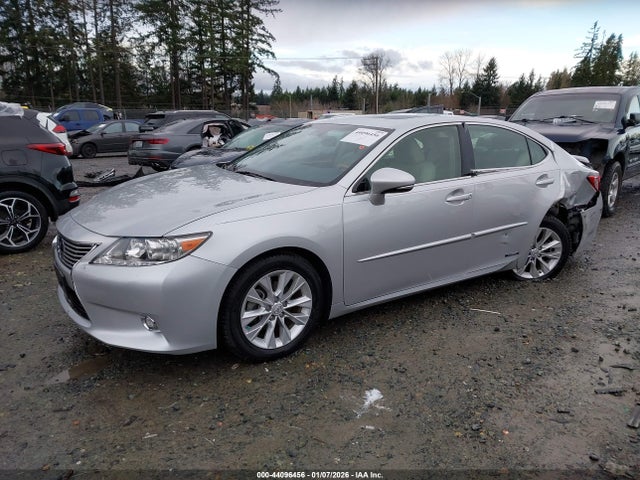 Lexus ES 300H 2014 JTHBW1GG8E2068864 Image 2