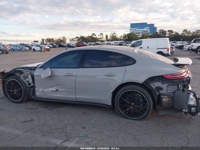 WP0AA2A78LL100102 Porsche Panamera 10 Years Edition/4/4 10 Years Edition