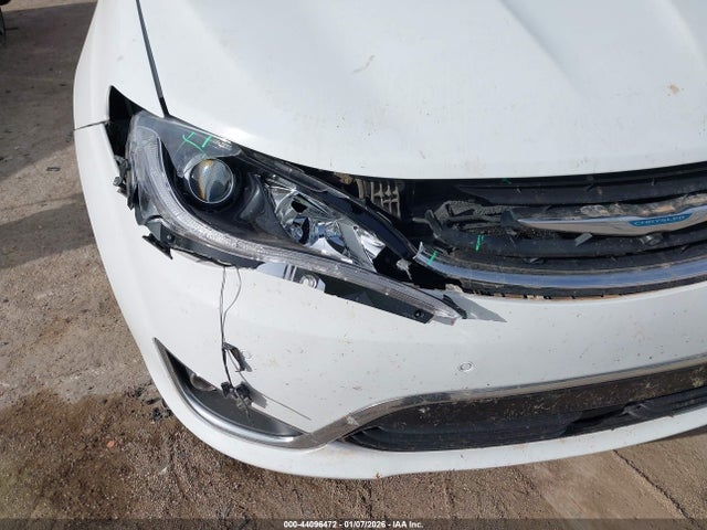 44096472 :رقم المزاد ، 2C4RC1N78JR214476 vin ، 2018 Chrysler Pacifica Hybrid Limited مزاد بيع