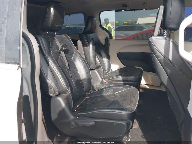 44096472 :رقم المزاد ، 2C4RC1N78JR214476 vin ، 2018 Chrysler Pacifica Hybrid Limited مزاد بيع