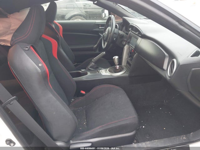 2013 SCION FR-S JF1ZNAA16D1717238 Photo 4