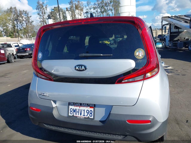 KNDJ23AU8L7068916 KIA SOUL LX