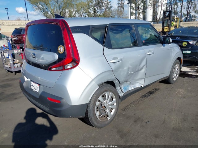 KNDJ23AU8L7068916 KIA SOUL LX