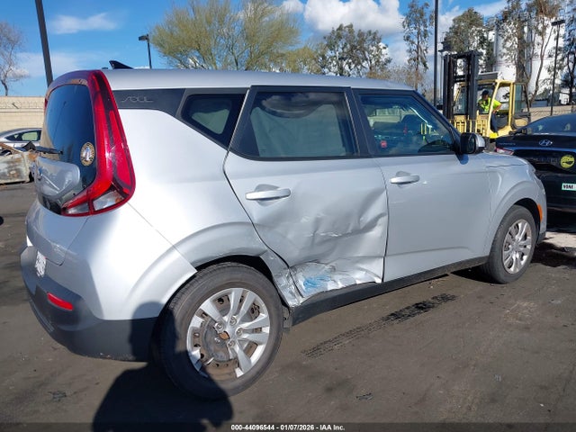 KNDJ23AU8L7068916 KIA SOUL LX