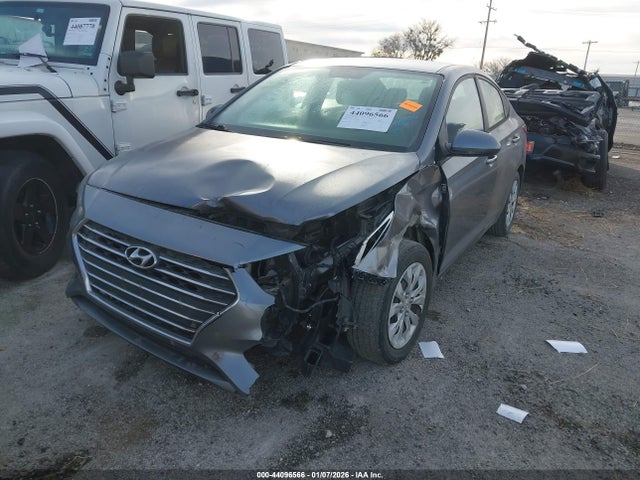 2020 Hyundai Accent Se მანქანა იყიდება აუქციონზე, vin: 3KPC24A61LE099697, აუქციონის ნომერი: 44096566