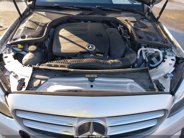 2019 Mercedes-benz C 300 4matic მანქანა იყიდება აუქციონზე, vin: 55SWF8EB2KU290598, აუქციონის ნომერი: 44096592