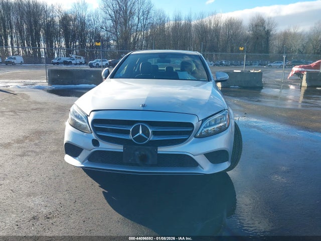 2019 Mercedes-benz C 300 4matic მანქანა იყიდება აუქციონზე, vin: 55SWF8EB2KU290598, აუქციონის ნომერი: 44096592