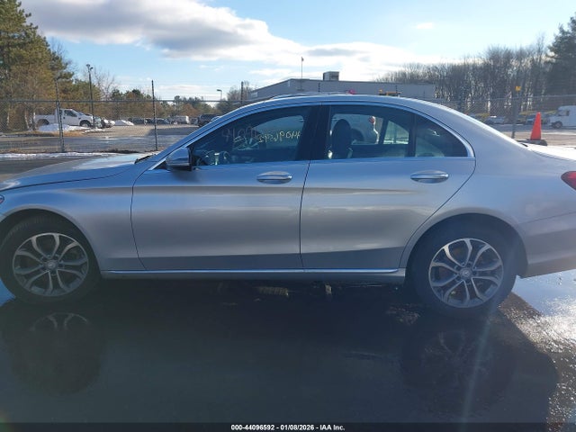 2019 Mercedes-benz C 300 4matic მანქანა იყიდება აუქციონზე, vin: 55SWF8EB2KU290598, აუქციონის ნომერი: 44096592