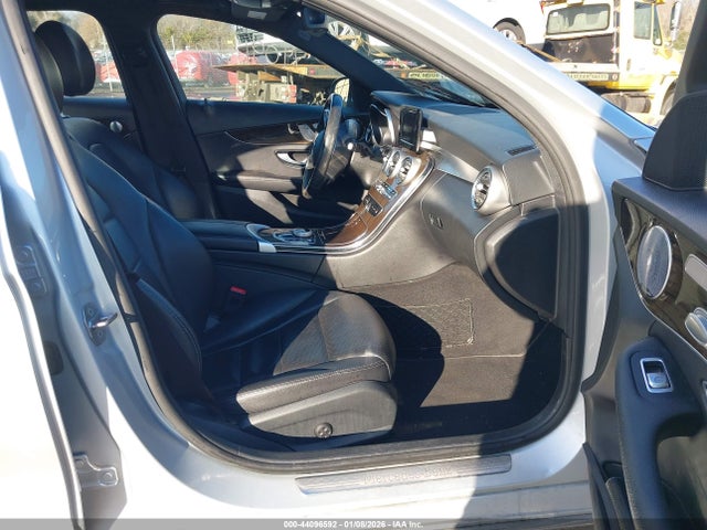 2019 Mercedes-benz C 300 4matic მანქანა იყიდება აუქციონზე, vin: 55SWF8EB2KU290598, აუქციონის ნომერი: 44096592