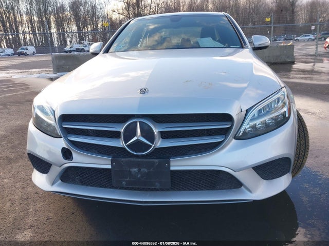 2019 Mercedes-benz C 300 4matic მანქანა იყიდება აუქციონზე, vin: 55SWF8EB2KU290598, აუქციონის ნომერი: 44096592