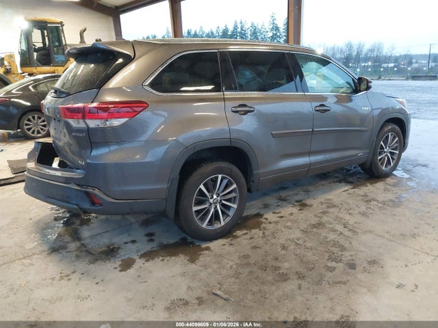 Toyota Highlander Hybrid Xle 2017 5TDJGRFH5HS030248 Image 4