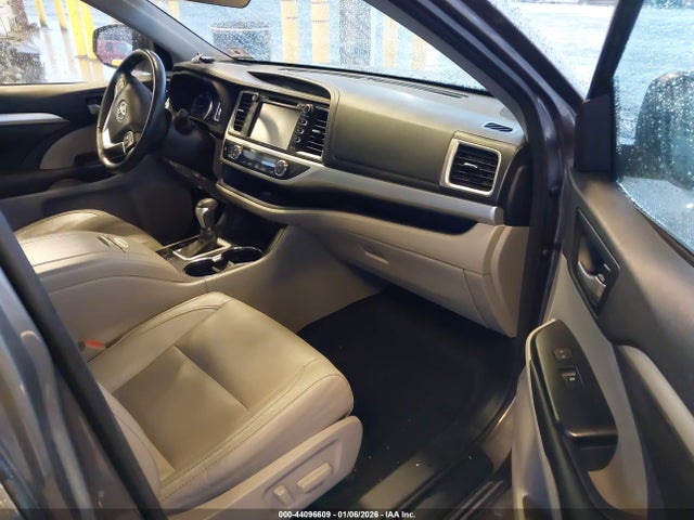 Toyota Highlander Hybrid Xle 2017 5TDJGRFH5HS030248 Image 5