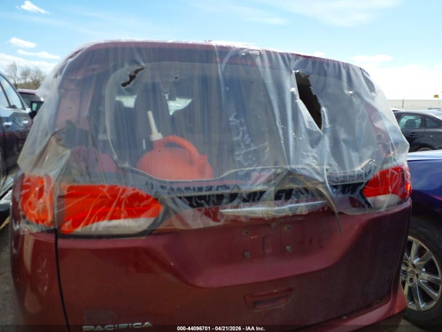 44096701 :رقم المزاد ، 2C4RC1DG8HR610905 vin ، 2017 Chrysler Pacifica Touring مزاد بيع
