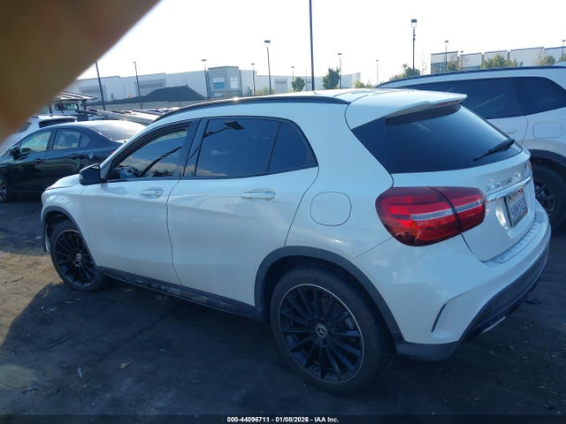 WDCTG4EB6KJ575687 Mercedes-Benz GLA 250