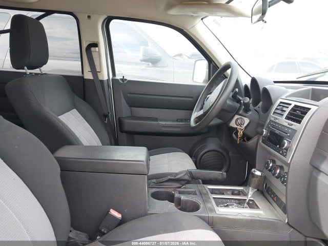 44096727 :رقم المزاد ، 1D8GU28K69W511034 vin ، 2009 Dodge Nitro Se مزاد بيع