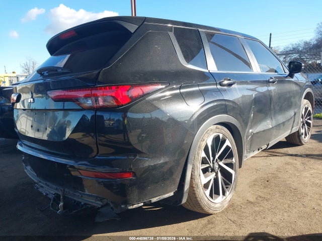 2022 MITSUBISHI OUTLANDER JA4J3TA83NZ032665 Photo 3