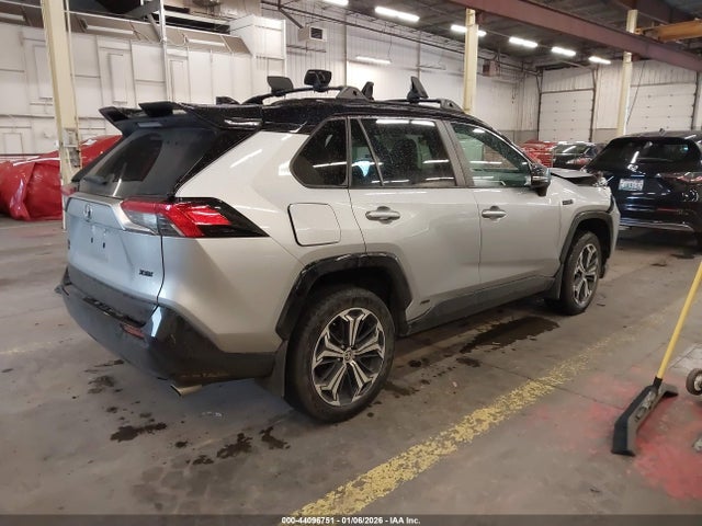 2022 TOYOTA RAV4 PRIME JTMEB3FV0ND077262 Photo 3