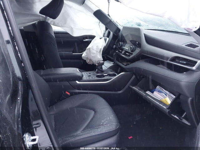 5TDKDRBHXPS026827 Toyota Highlander Xle