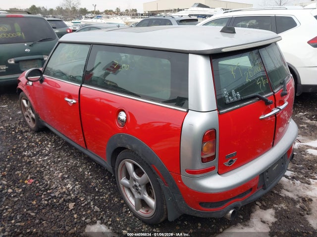 2010 MINI COOPER S CLUBMAN WMWMM3C51ATP75399 Photo 2