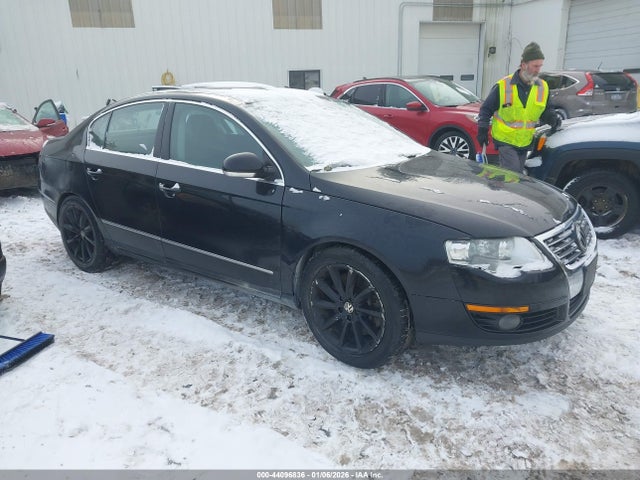2008 VOLKSWAGEN PASSAT WVWDU93C78E009115