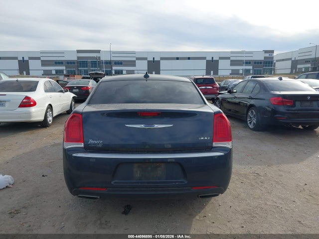 Продажа на аукционе авто 2018 Chrysler 300 Touring, vin: 2C3CCAAG2JH283461, номер лота: 44096895