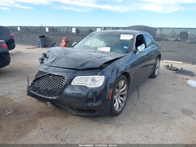 2018 CHRYSLER 300 2C3CCAAG2JH283461 Photo 1