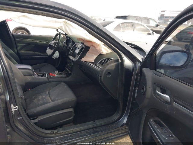 2018 CHRYSLER 300 2C3CCAAG2JH283461 Photo 4