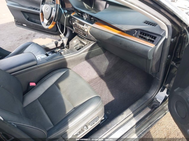 44096917 :رقم المزاد ، JTHBW1GG8E2044869 vin ، 2014 Lexus Es 300h مزاد بيع