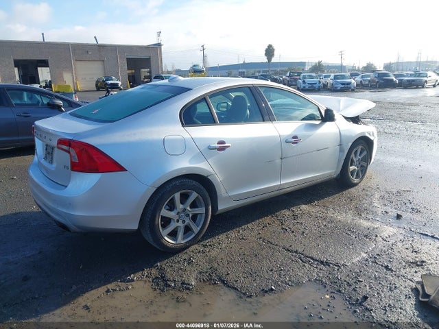 YV126MFJ1F2353840 Volvo S60 T5