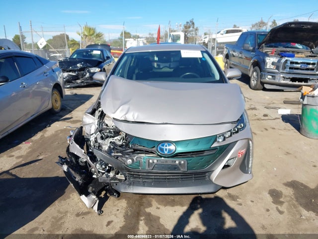JTDKARFP3H3037908 Toyota Prius Prime Premium