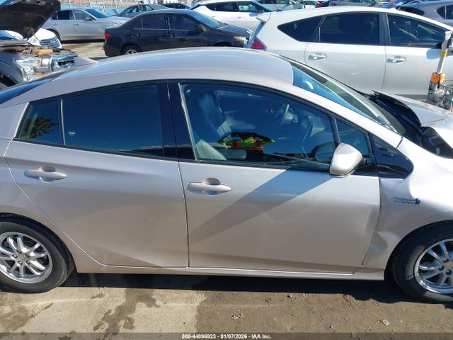 JTDKARFP3H3037908 Toyota Prius Prime Premium