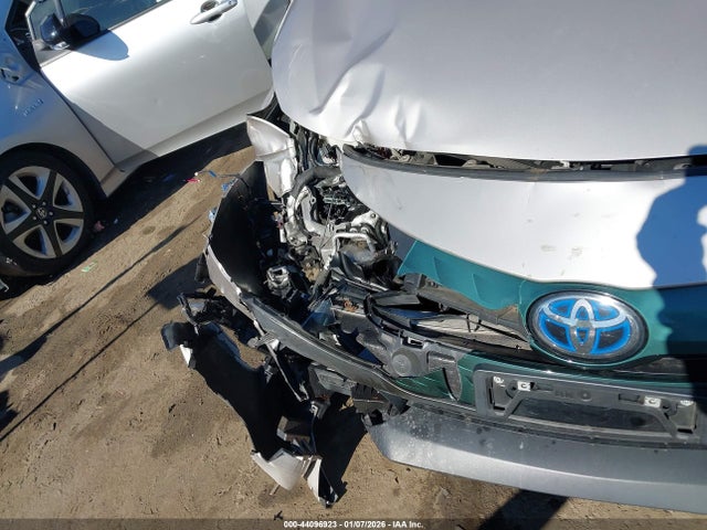 JTDKARFP3H3037908 Toyota Prius Prime Premium